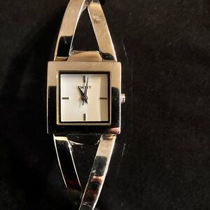 DKNY NY4811 Unisex Watch